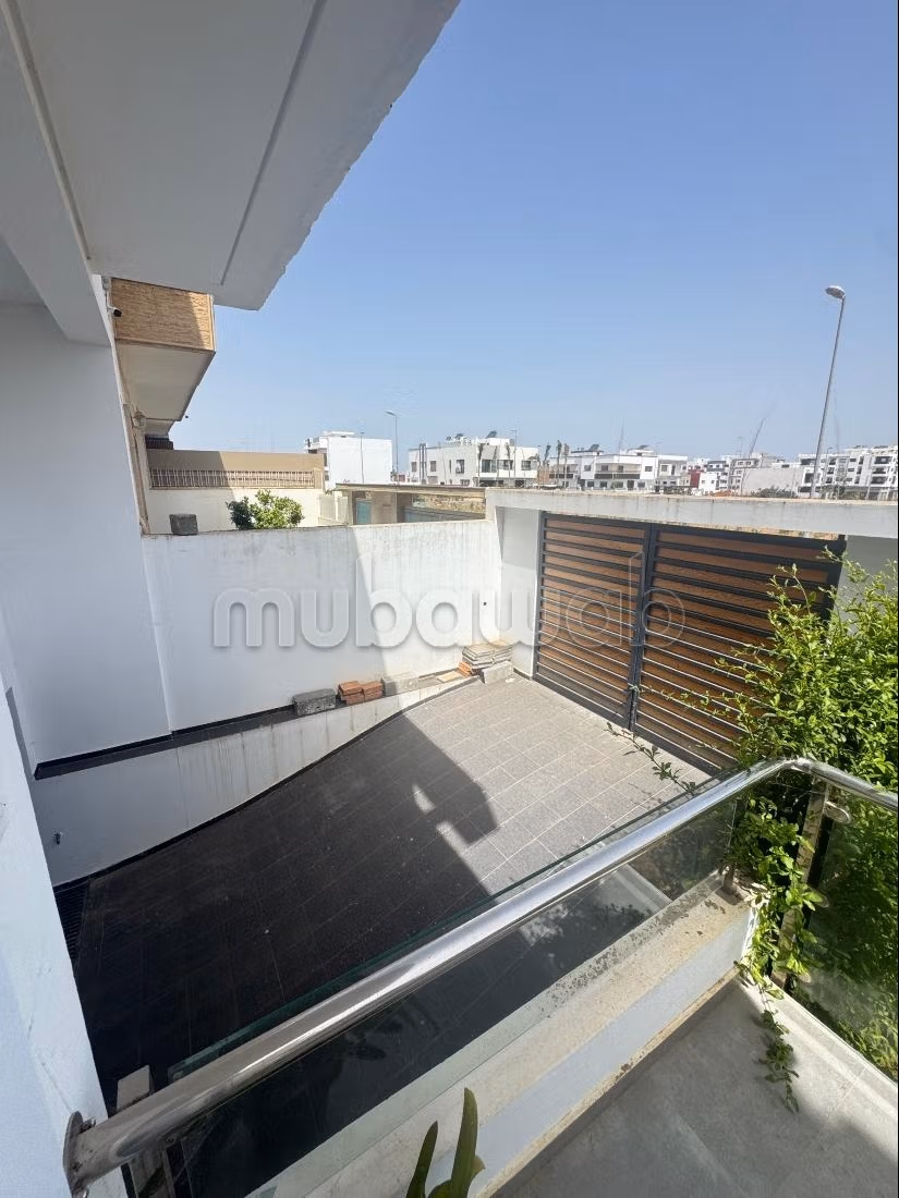 Villa de luxe à louer à Sala el Jadida. Belle terrasse et jardin