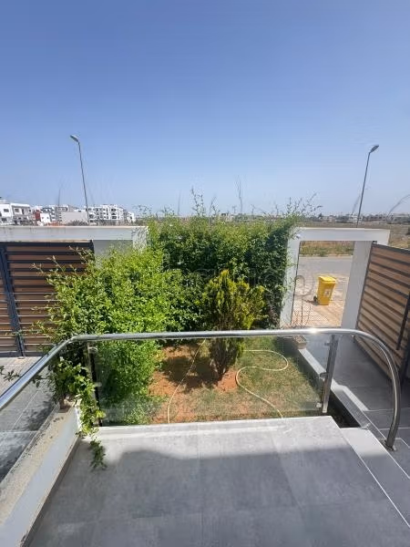 Villa de luxe à louer à Sala el Jadida. Belle terrasse et jardin
