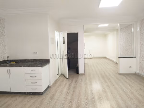 Office 68m² Bourgogne Bd El Hank