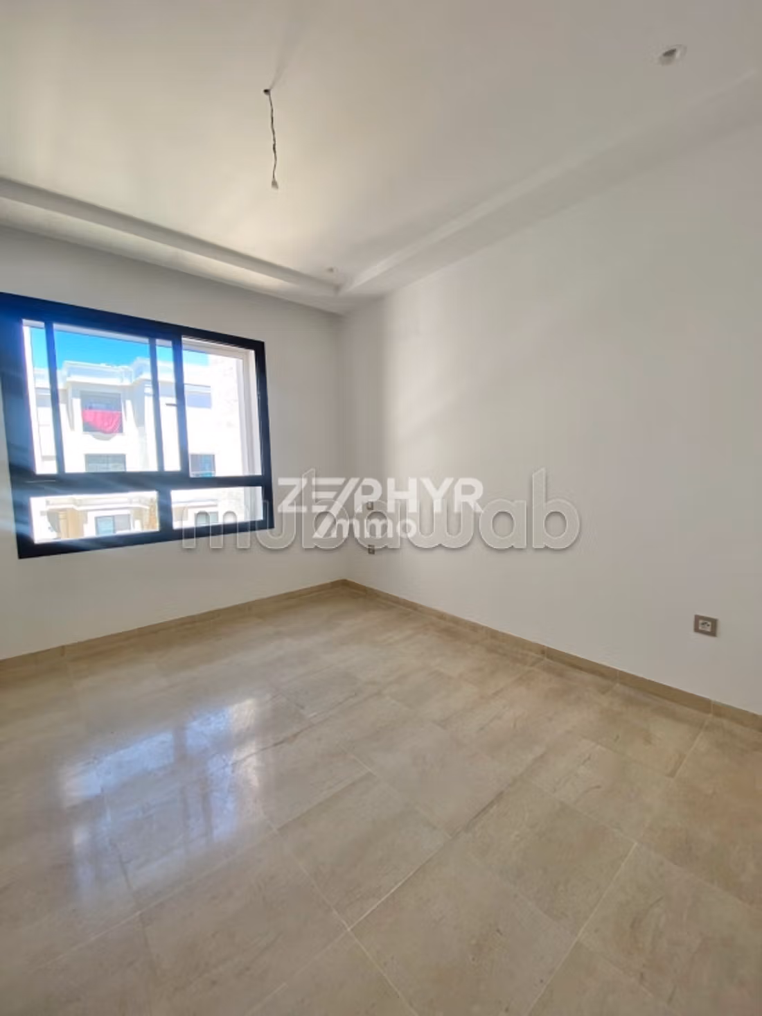For rent S2 empty apartment in Marsa
