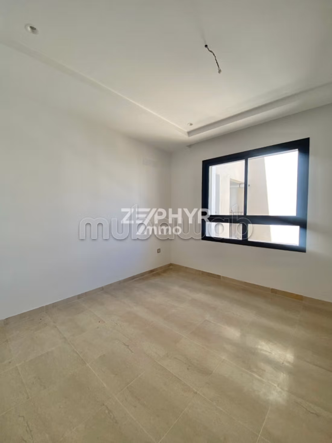 For rent S2 empty apartment in Marsa