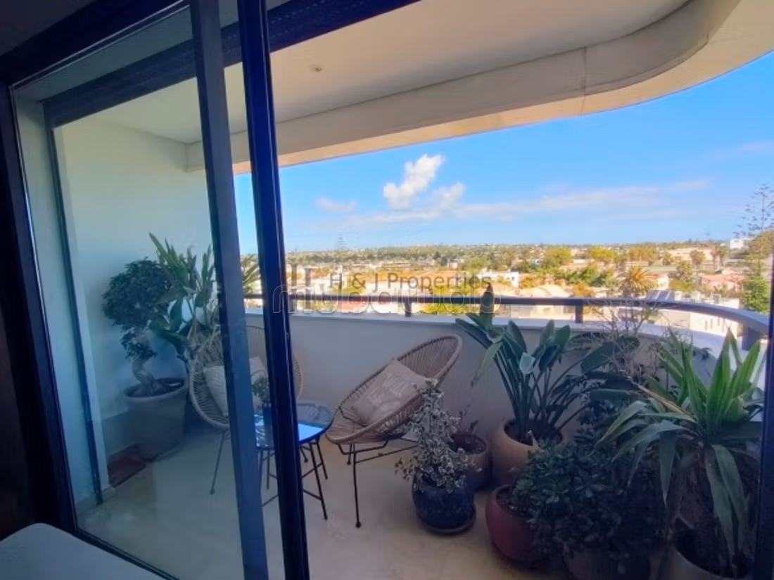 T4 meublé 145 m² – 3 chambres – balcon