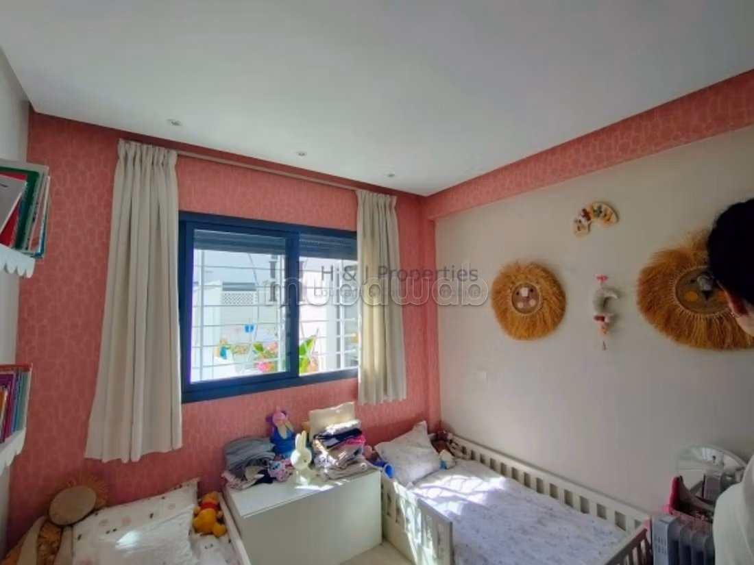 T4 meublé 145 m² – 3 chambres – balcon — 2