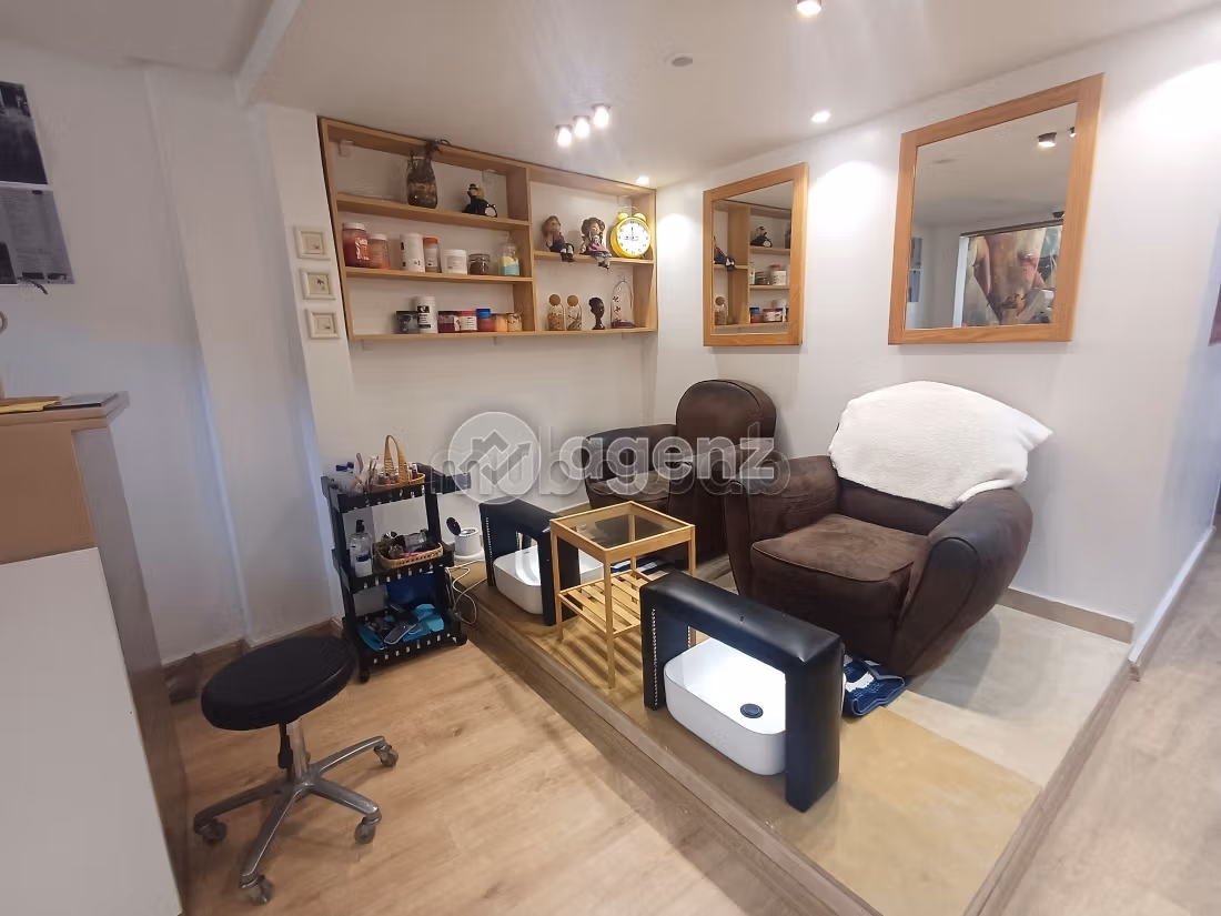 Winkel te koop 111 m² Riyad Essalam Benslimane
