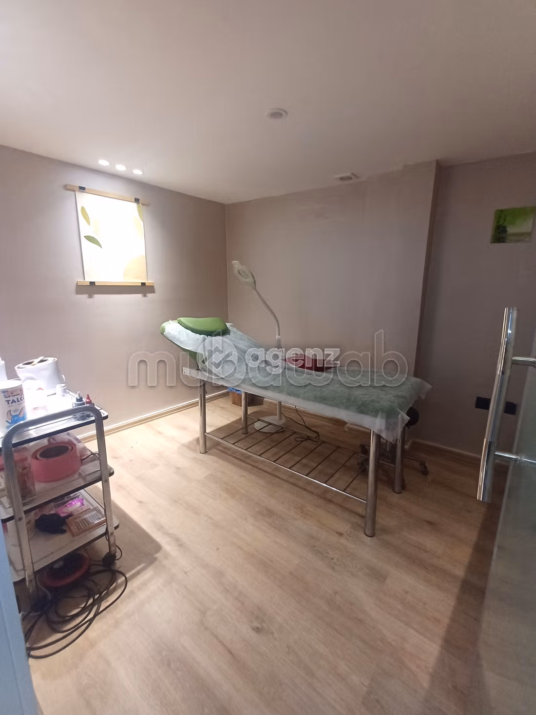 Winkel te koop 111 m² Riyad Essalam Benslimane