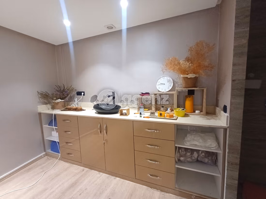 Winkel te koop 111 m² Riyad Essalam Benslimane