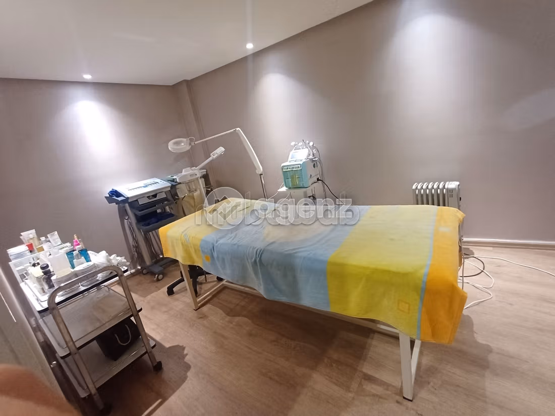 Winkel te koop 111 m² Riyad Essalam Benslimane