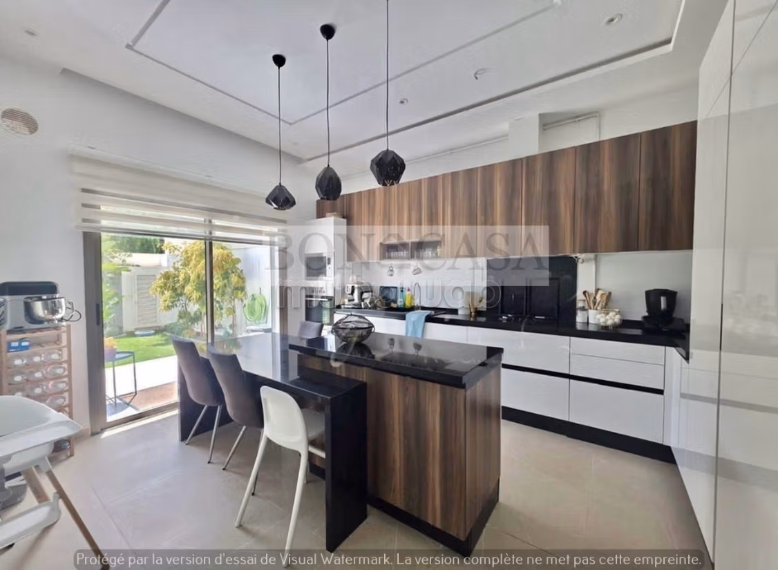Villa S3 con piscina e giardino e vista mare in affitto a Gammarth