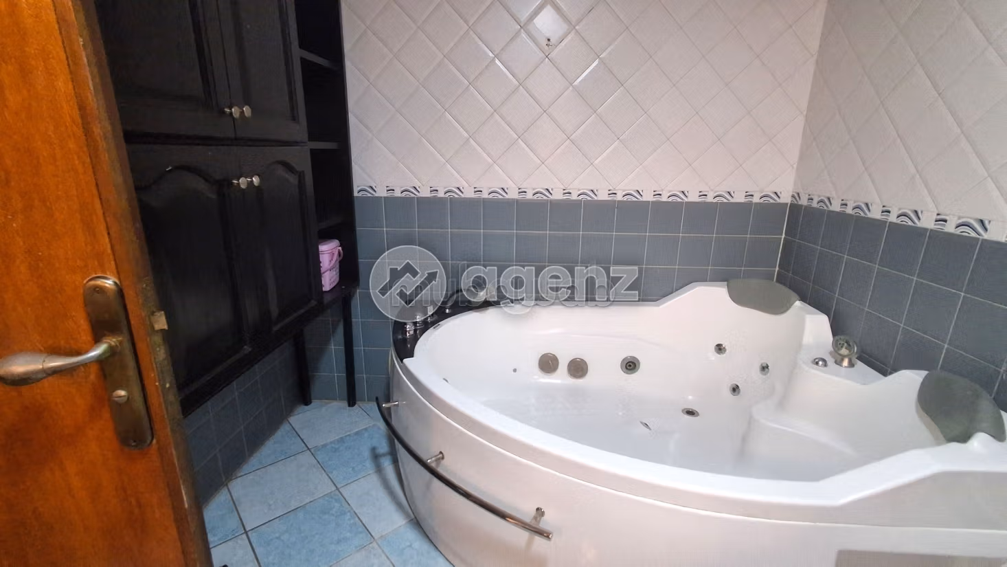 Villa in vendita di 303 m², 7 camere California Casablanca