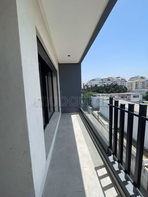 New high standing apartment with 2 bedrooms and double terrace for rent in Palmier – 10,500 DH including syndic