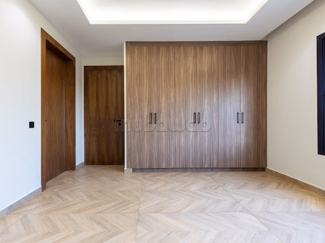 Magnifica villa in vendita a Targa. 11 stanze. Porta blindata e riscaldamento centrale