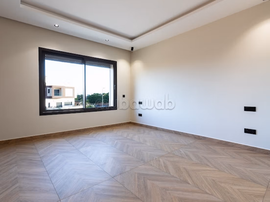 Magnifica villa in vendita a Targa. 11 stanze. Porta blindata e riscaldamento centrale