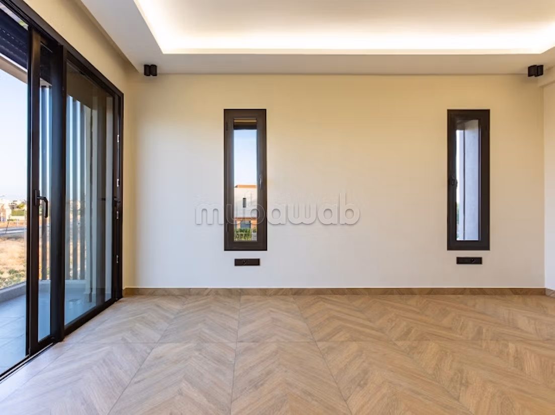 Magnifica villa in vendita a Targa. 11 stanze. Porta blindata e riscaldamento centrale