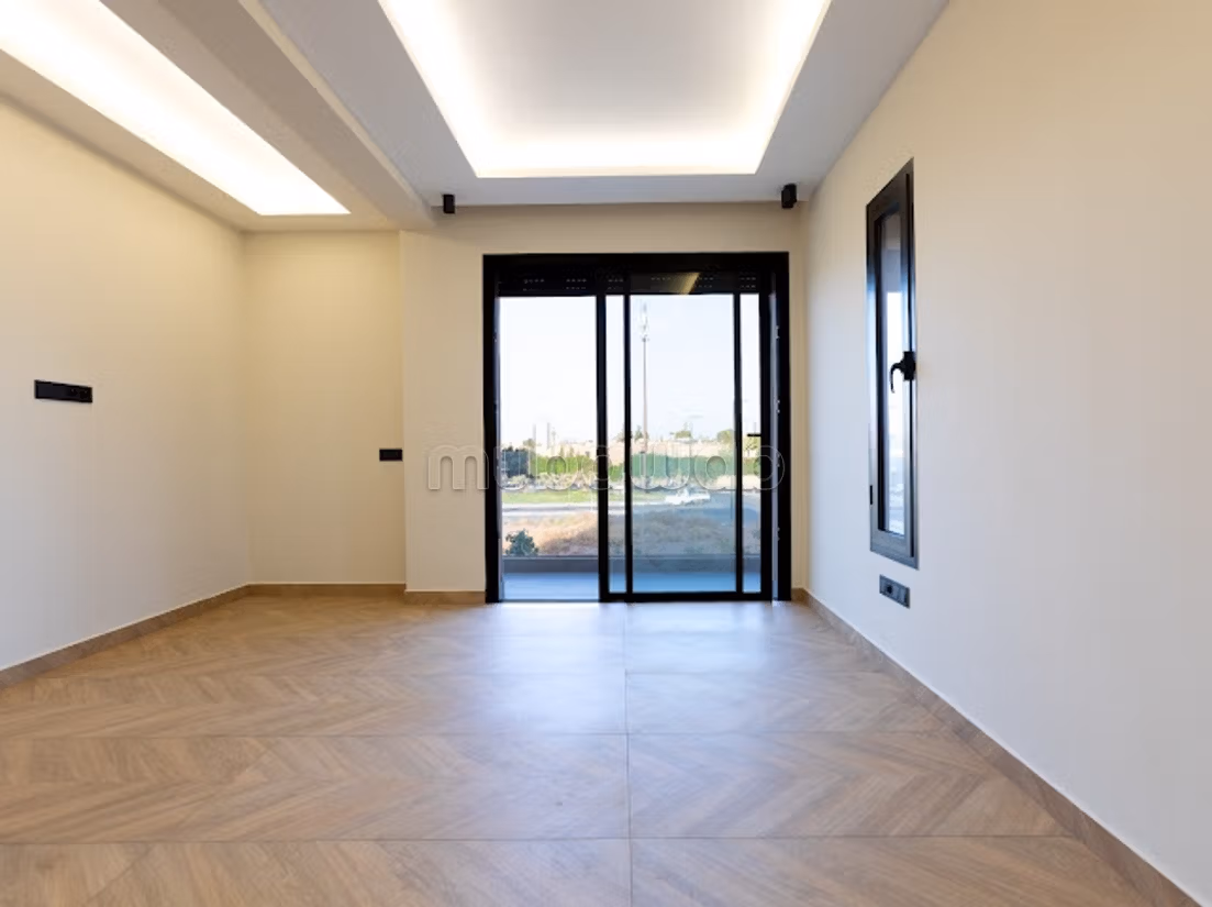Magnifica villa in vendita a Targa. 11 stanze. Porta blindata e riscaldamento centrale