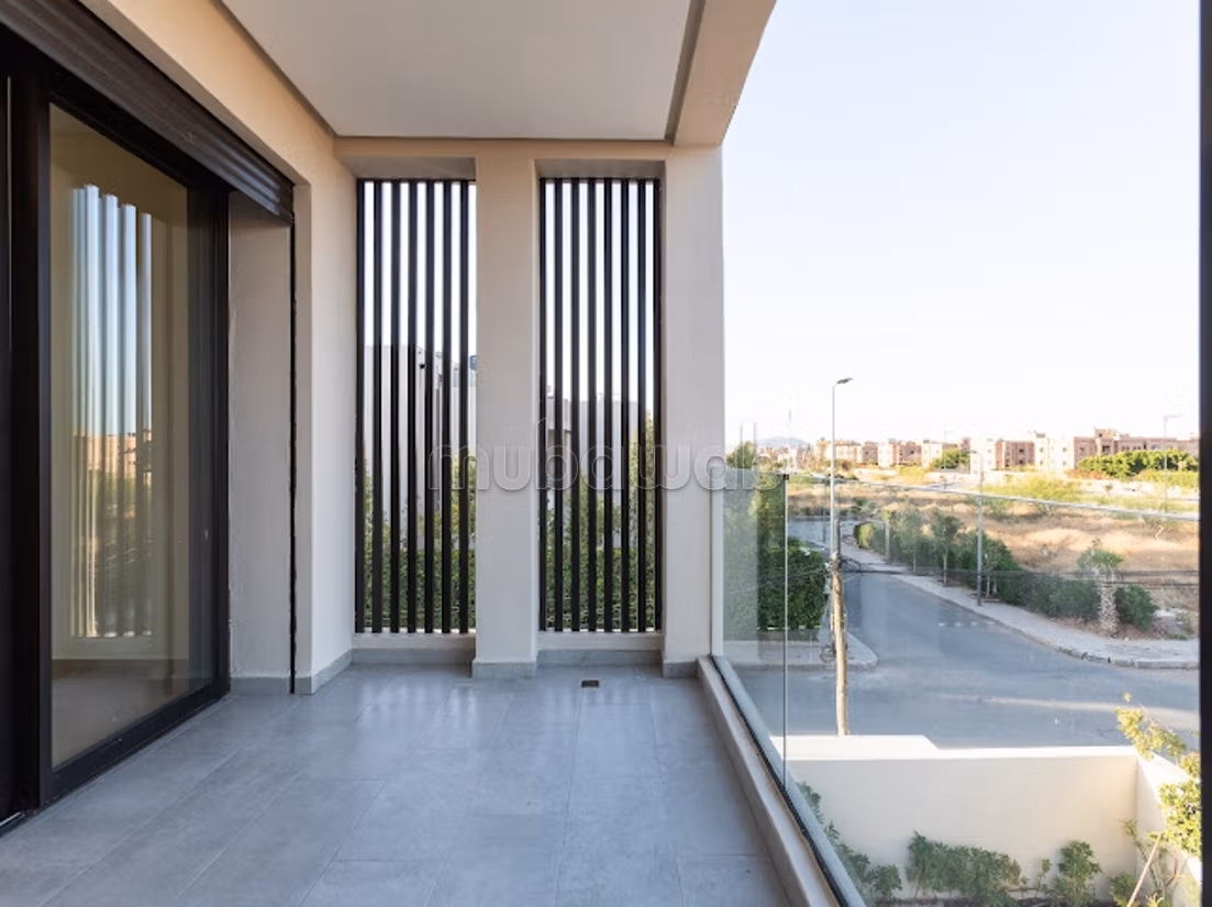 Magnifica villa in vendita a Targa. 11 stanze. Porta blindata e riscaldamento centrale