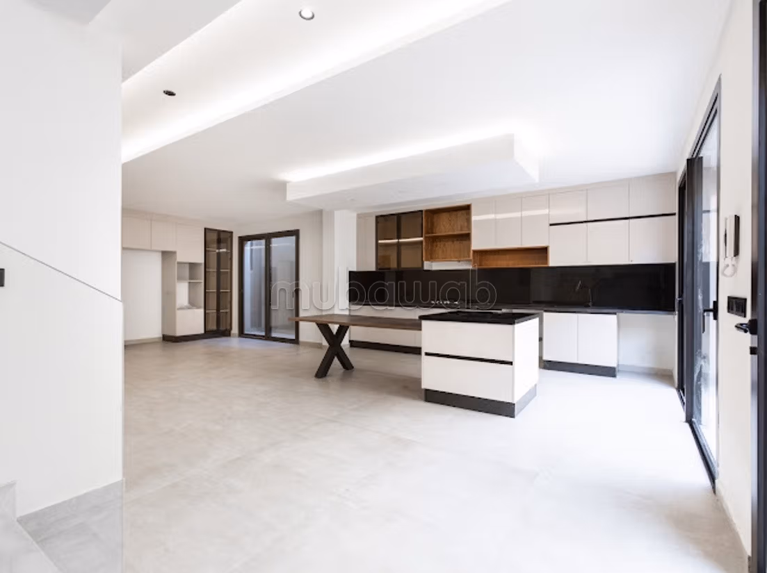 Magnifica villa in vendita a Targa. 11 stanze. Porta blindata e riscaldamento centrale