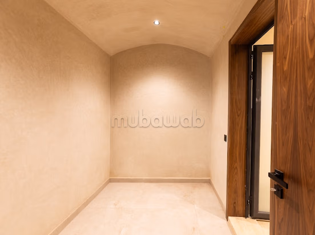 Magnifica villa in vendita a Targa. 11 stanze. Porta blindata e riscaldamento centrale