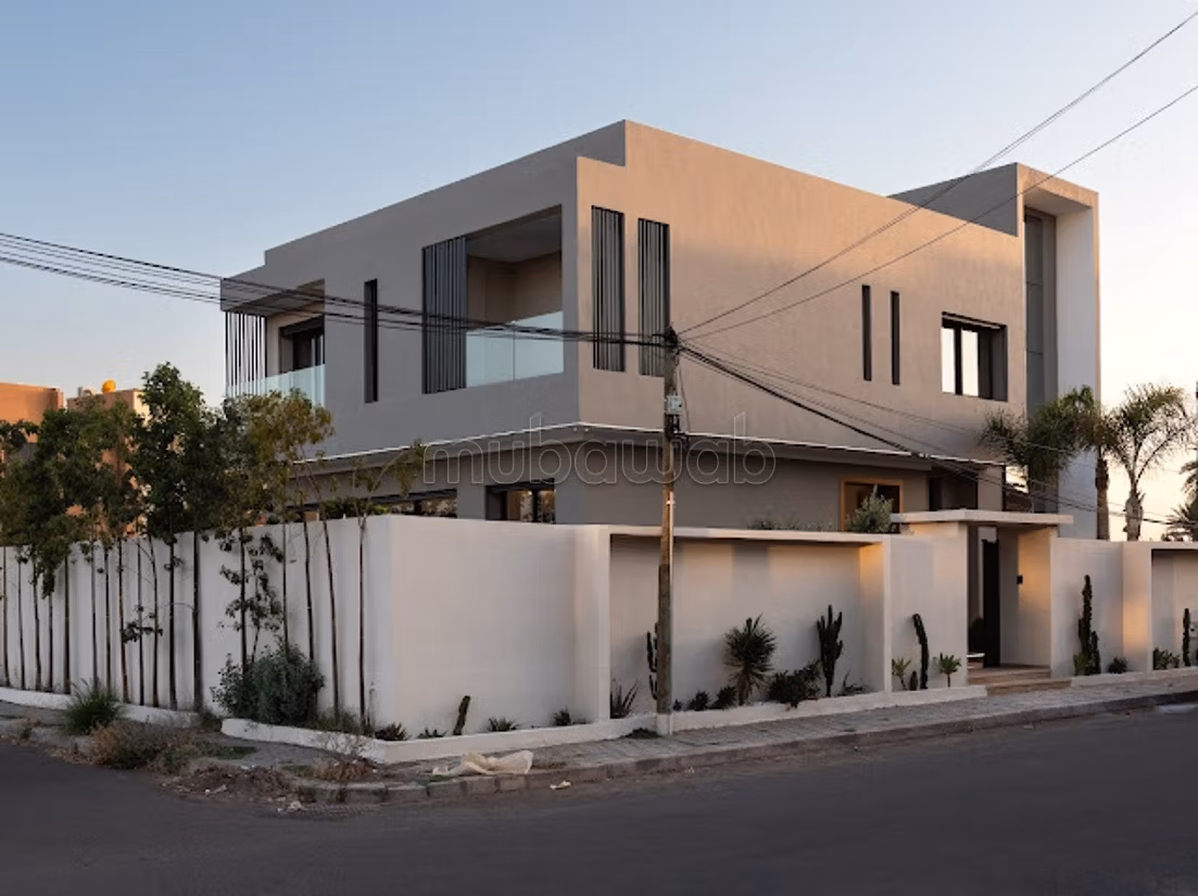 Magnifica villa in vendita a Targa. 11 stanze. Porta blindata e riscaldamento centrale