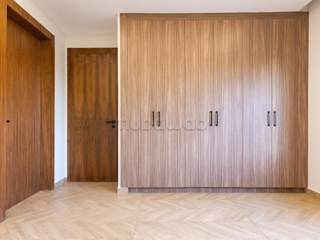 Magnifica villa in vendita a Targa. 11 stanze. Porta blindata e riscaldamento centrale