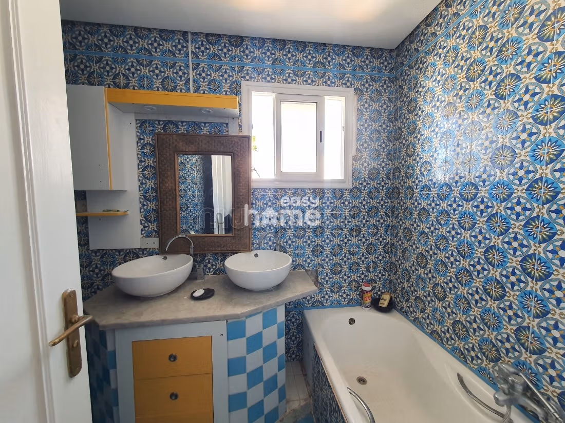300m² villa on a 400m² plot