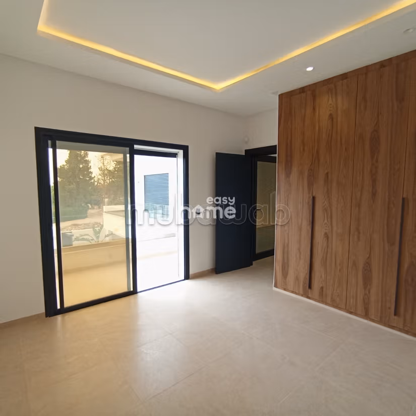 Villa neuve s4 de 443m² avec piscine à Hammamet