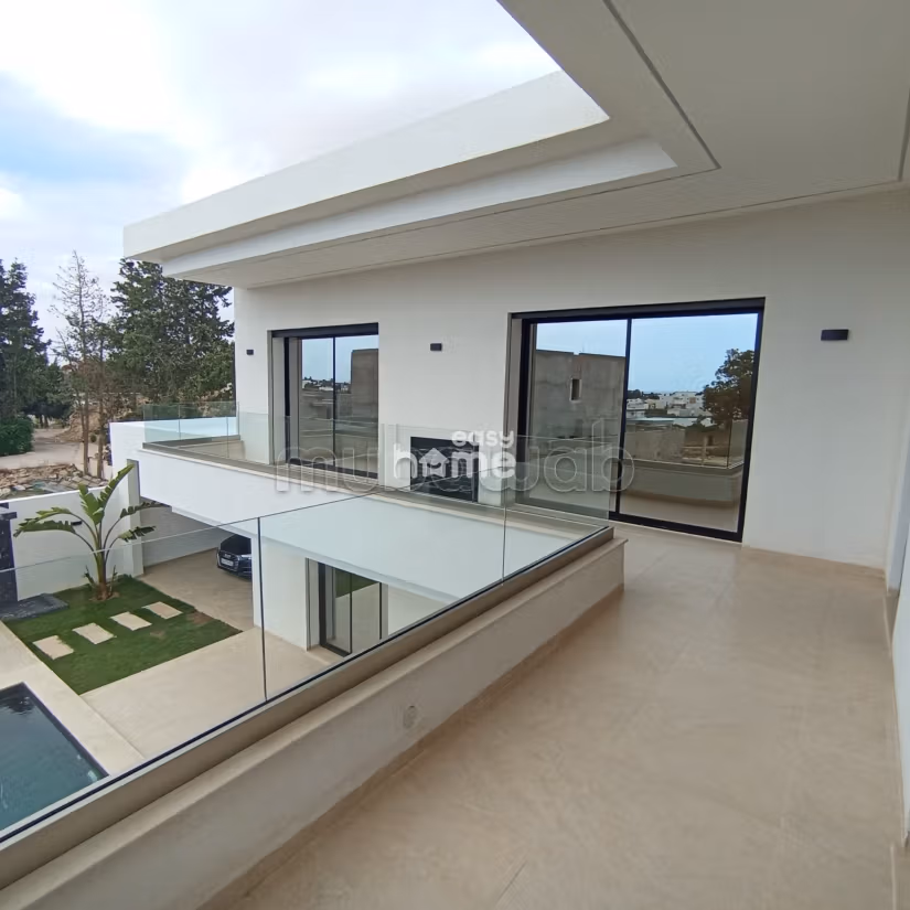 Villa neuve s4 de 443m² avec piscine à Hammamet