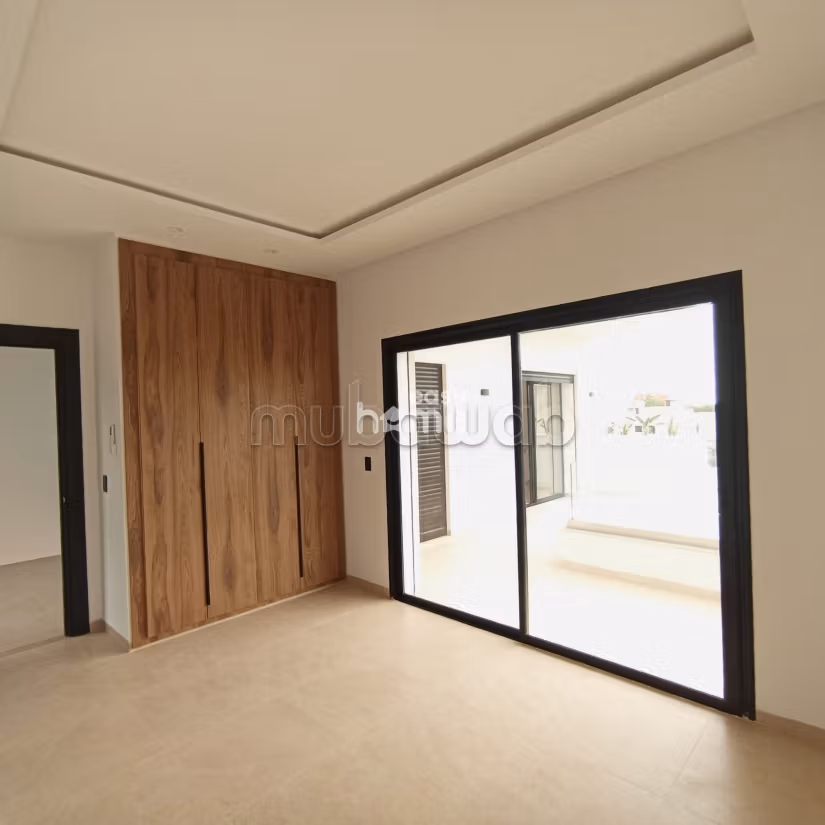 Villa neuve s4 de 443m² avec piscine à Hammamet