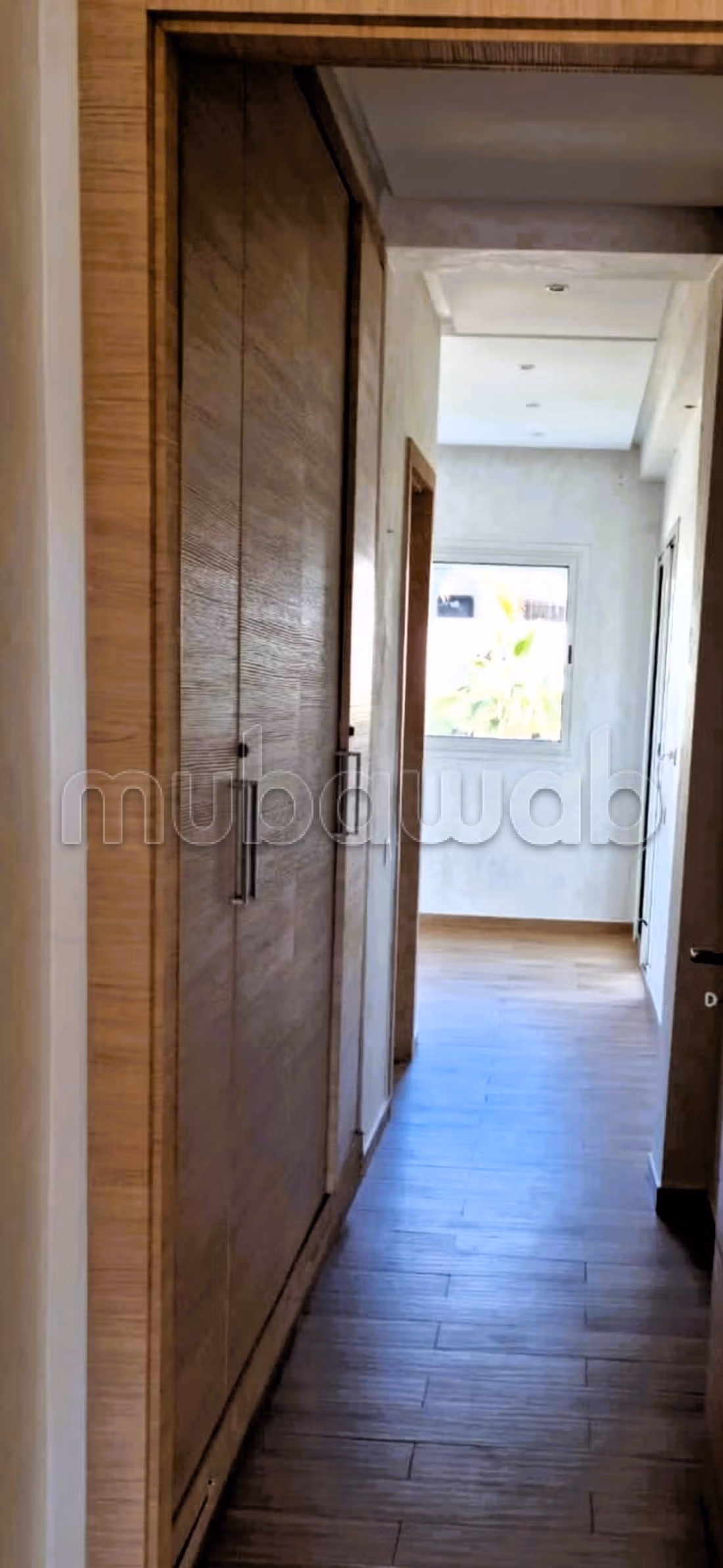 Beautiful sunny apartment overlooking the garden