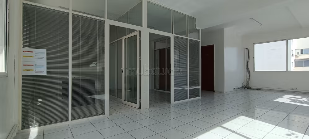 Office near the port Area 60 m². With elevator