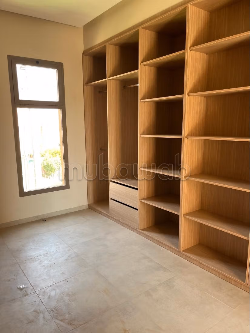 Luxury villa for sale on Route de Fez. 3 comfortable rooms. Pool, air conditioning