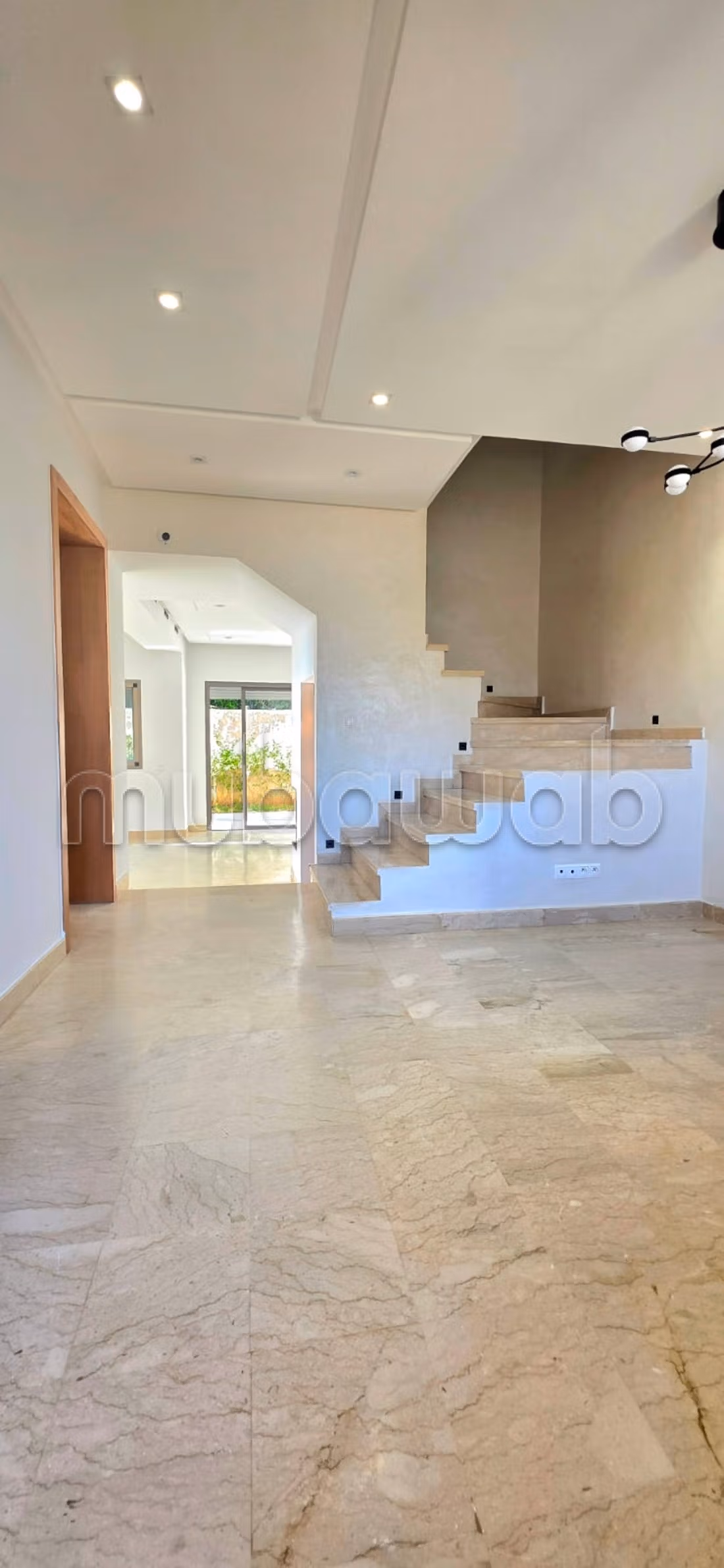 Empty villa for rent in Dar Bouazza