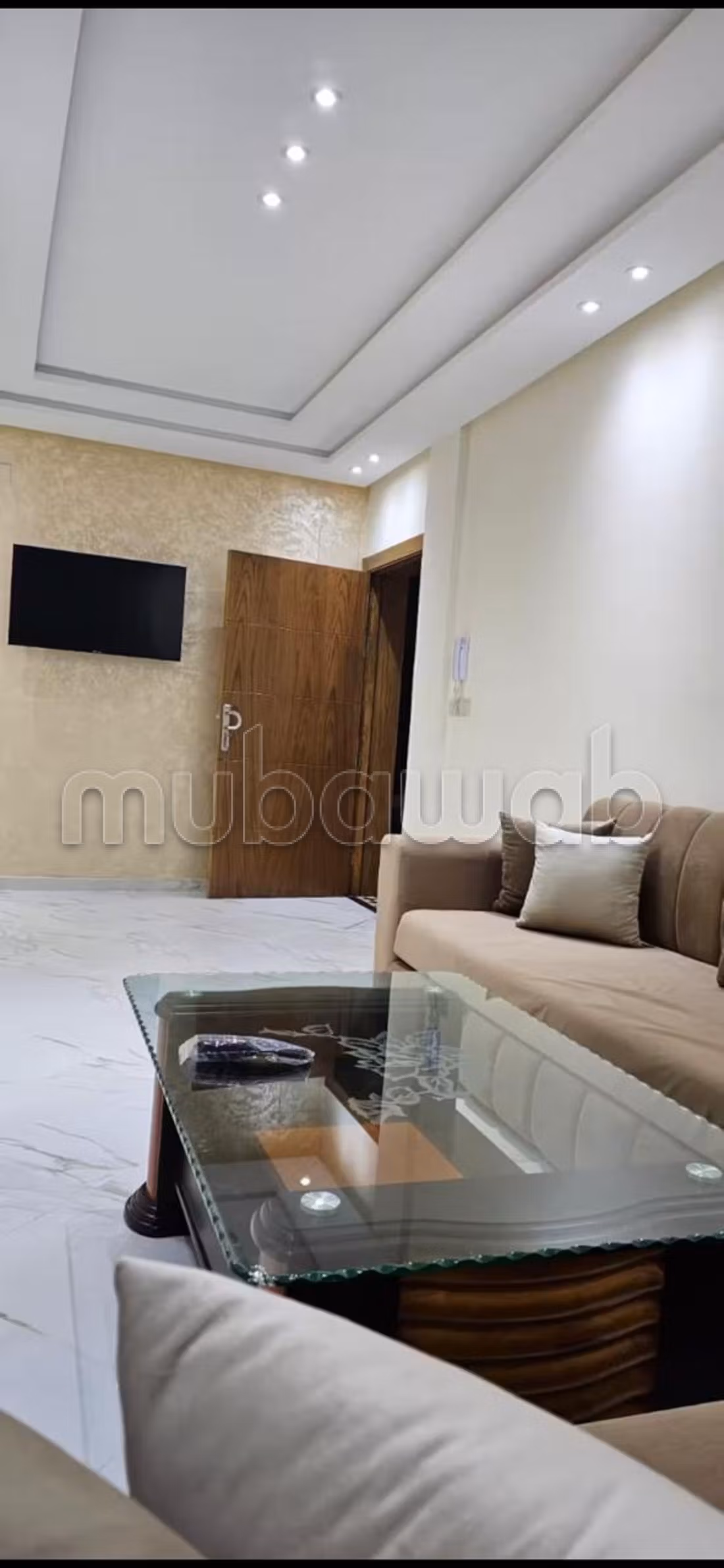 Se alquila este piso en Hay el matar par jour. 
2 habitaciones confortables. 
Con muebles
