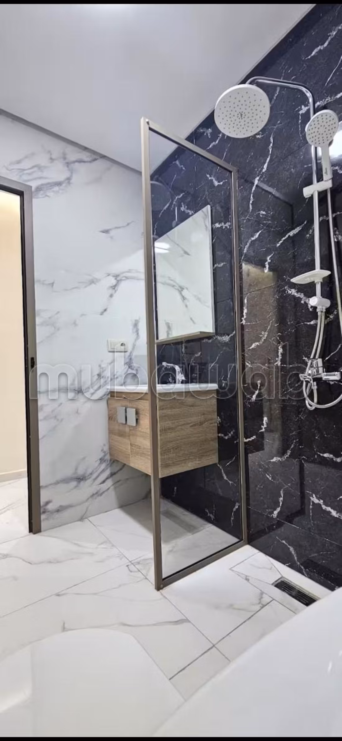 Se alquila este piso en Hay el matar par jour. 
2 habitaciones confortables. 
Con muebles