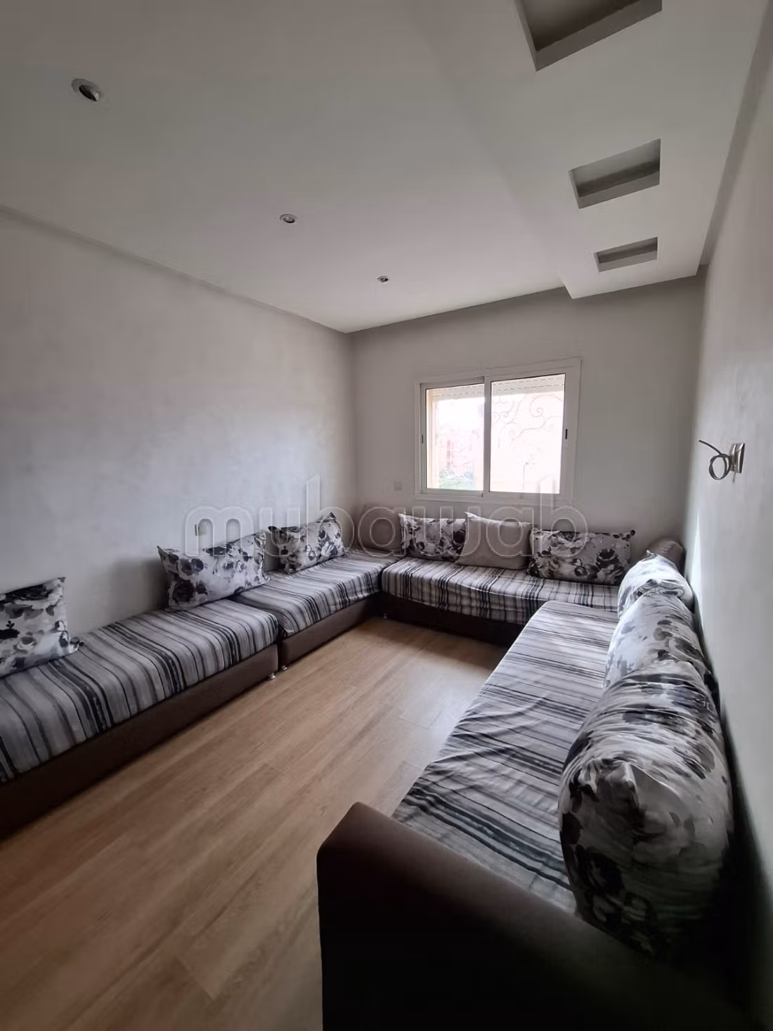 Bel appartamento con 2 camere in residence con piscina