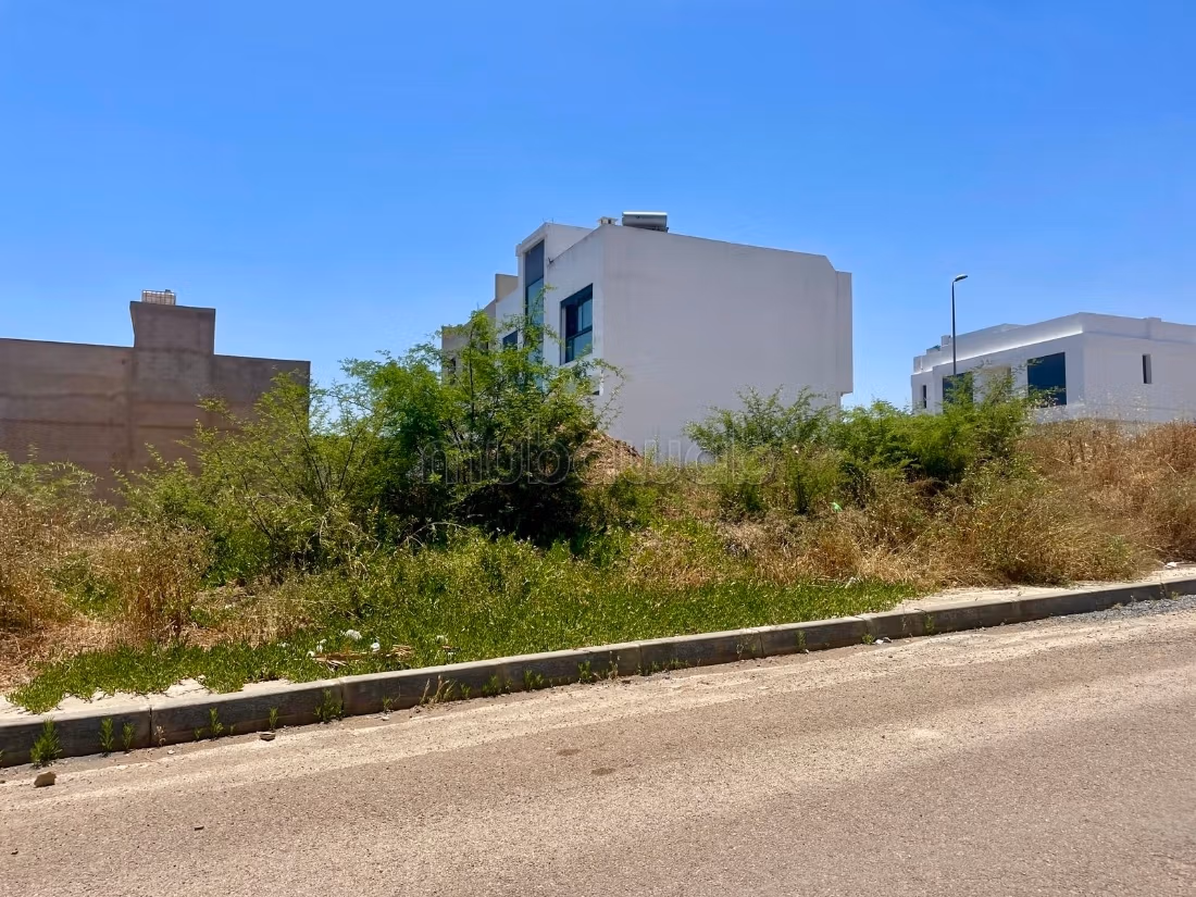 Terrain Villa R1 310m² Angle Premium Rare Laymoun