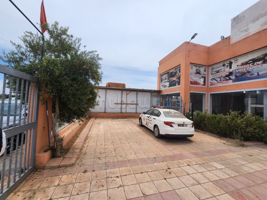 Se alquila local comercial de 3600 m2 con FC