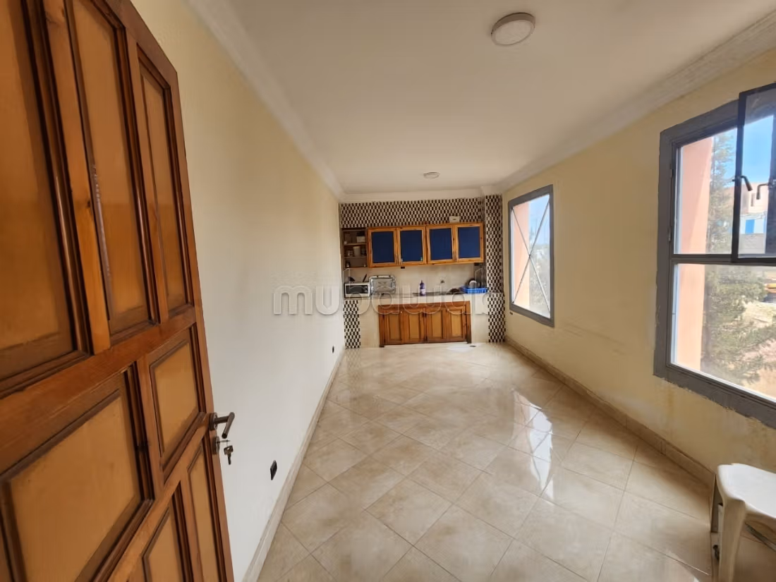 Se alquila local comercial de 3600 m2 con FC