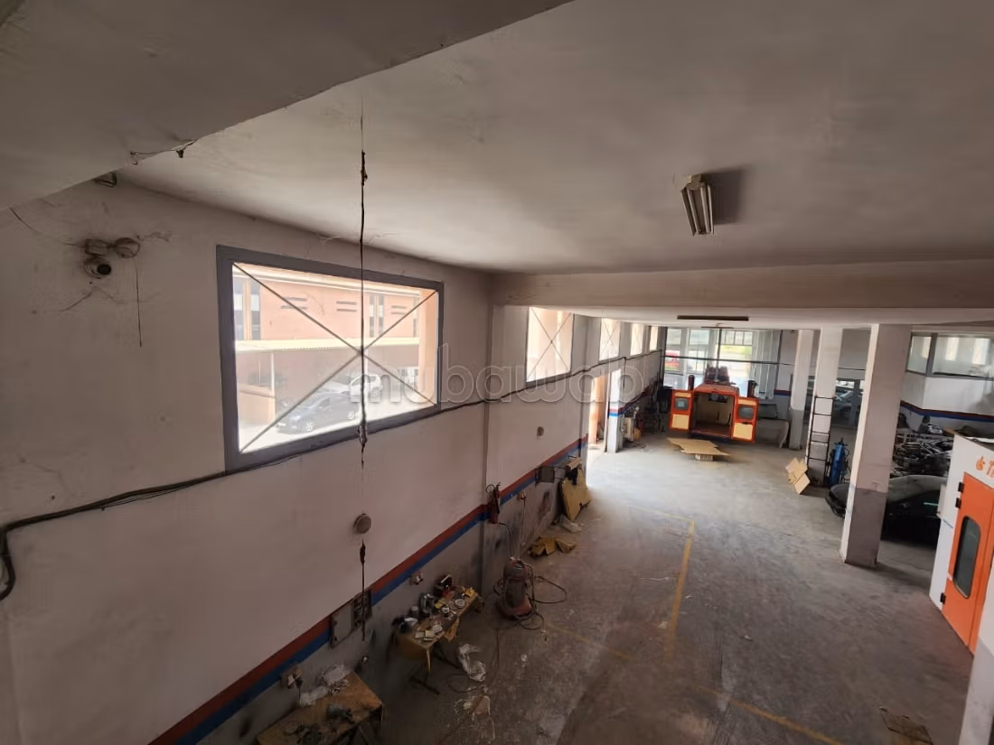 Se alquila local comercial de 3600 m2 con FC