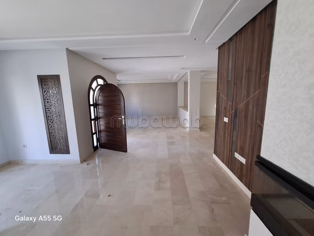 Villa in a secured residence