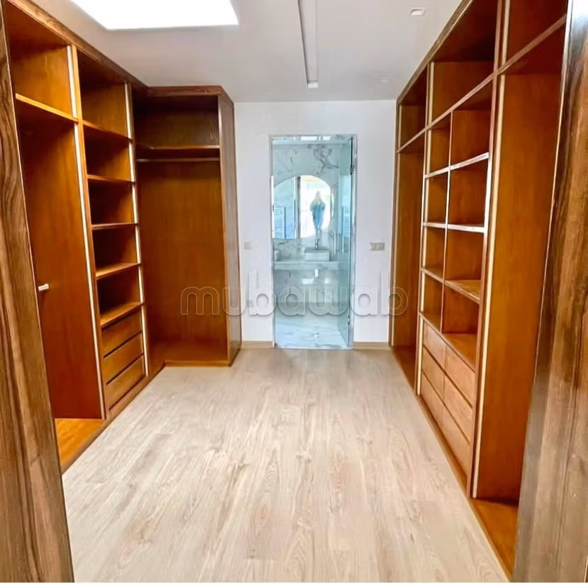 Villa in a secured residence