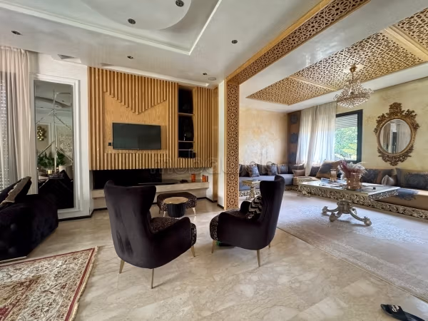 Superbe Villa à Vendre à Bouskoura 
Résidence Fermée