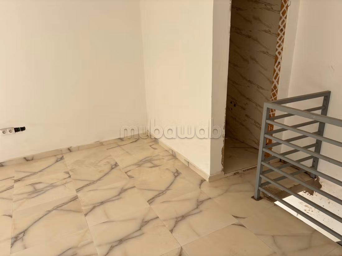 Commerciële ruimte te koop in Victoria. Oppervlakte van 81 m²