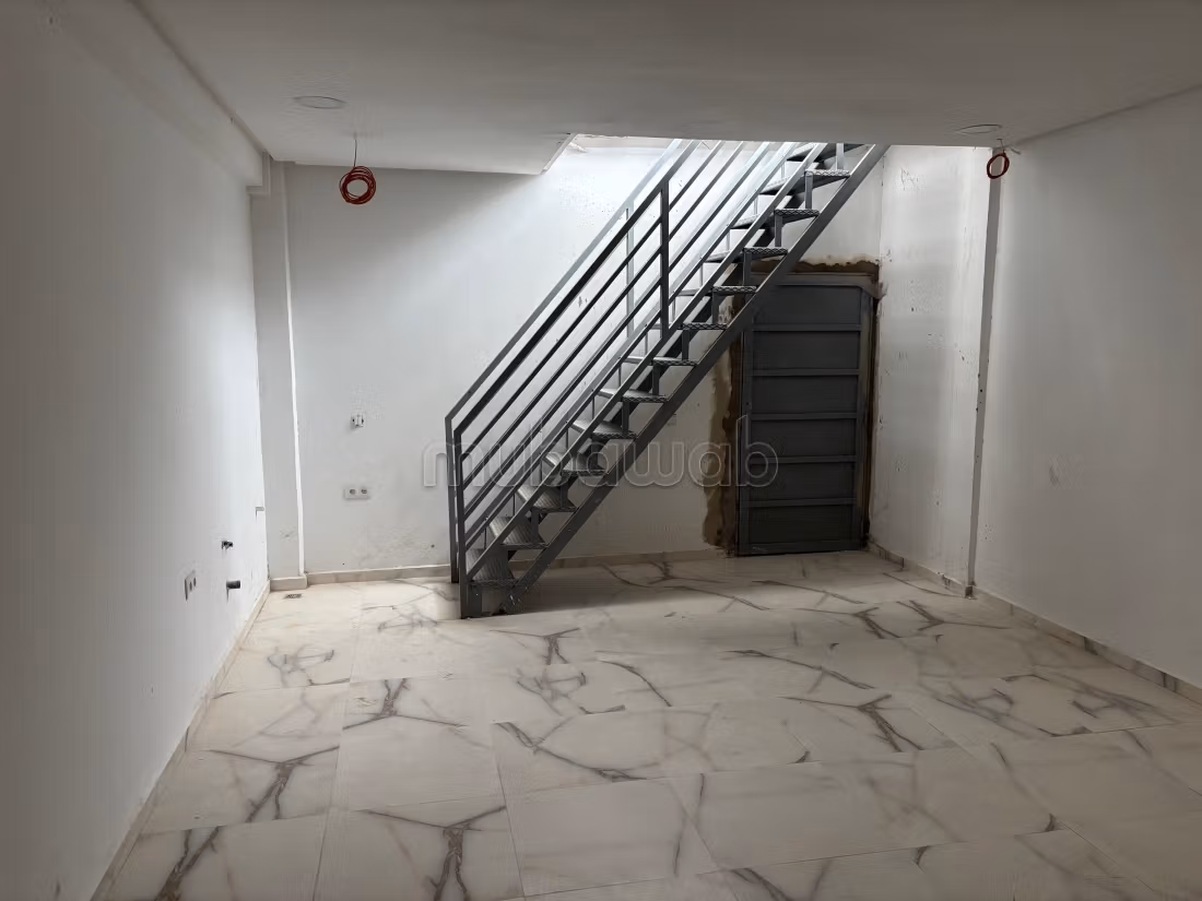 Commerciële ruimte te koop in Victoria. Oppervlakte van 81 m²
