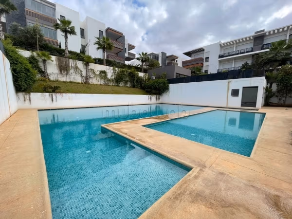 Begane grond appartement 340m2 3 slaapkamers 3 parkeerplaatsen vert marine residentie