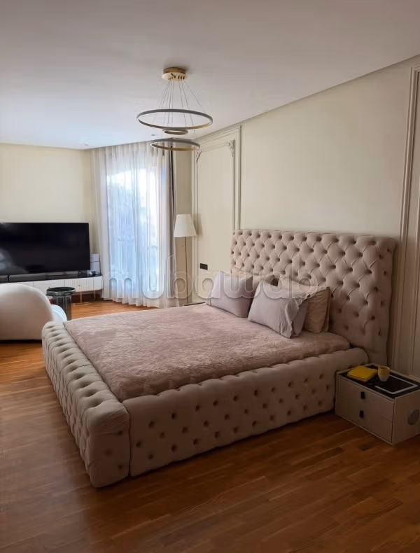 Sell apartment in California. 2 bedrooms. Double glazing and central heating