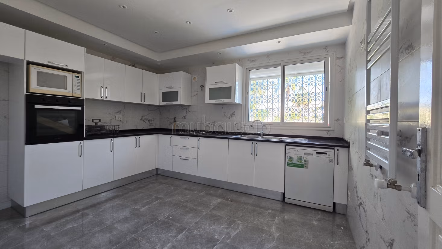 A floor of a villa in the heart of Marsa