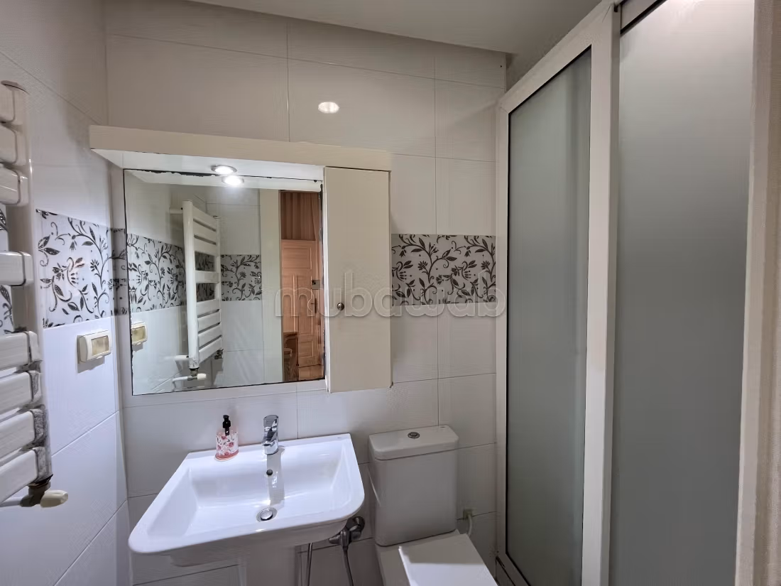 Villa espandibile per due piani con appartamento a pianterreno e studio
