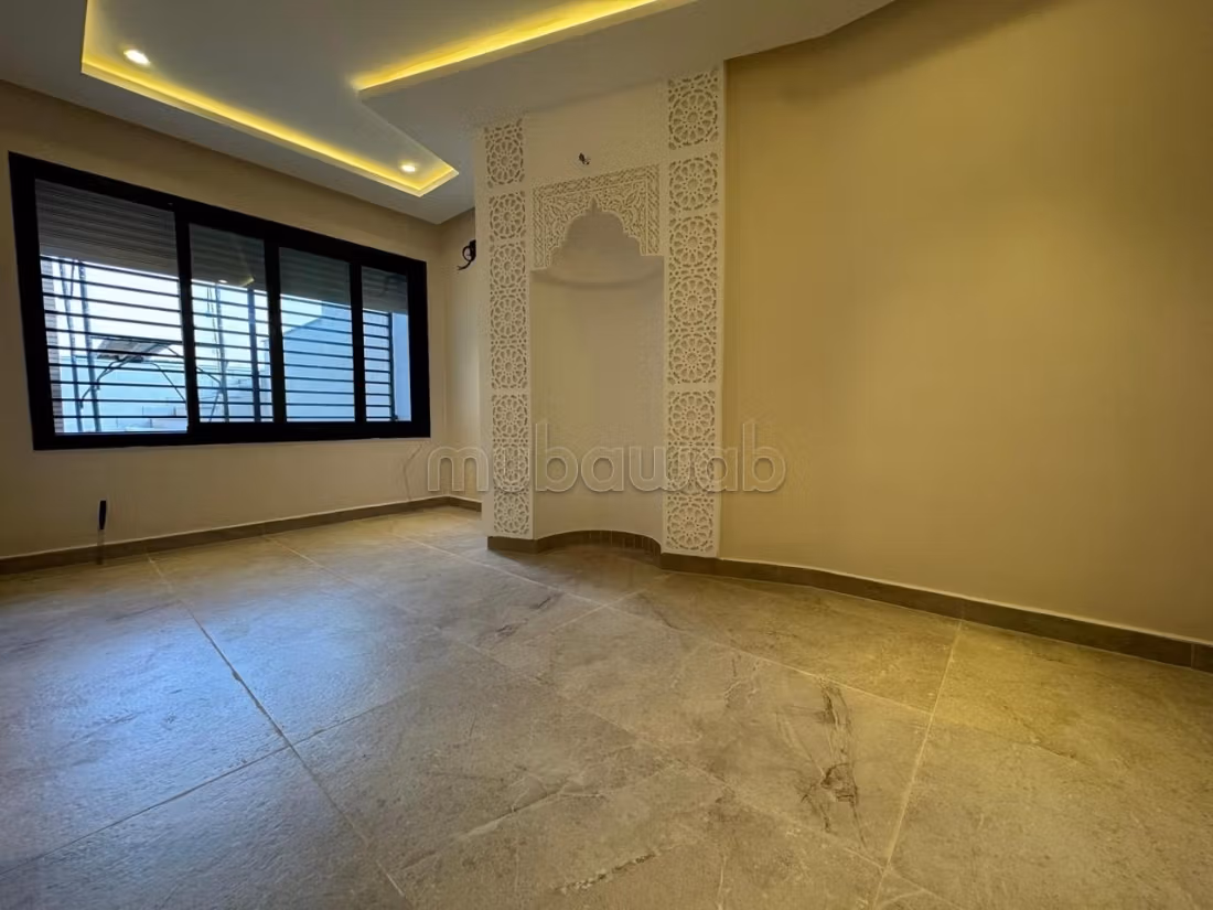 Villa di Lusso a Sidi Thabet: Eleganza e Comfort