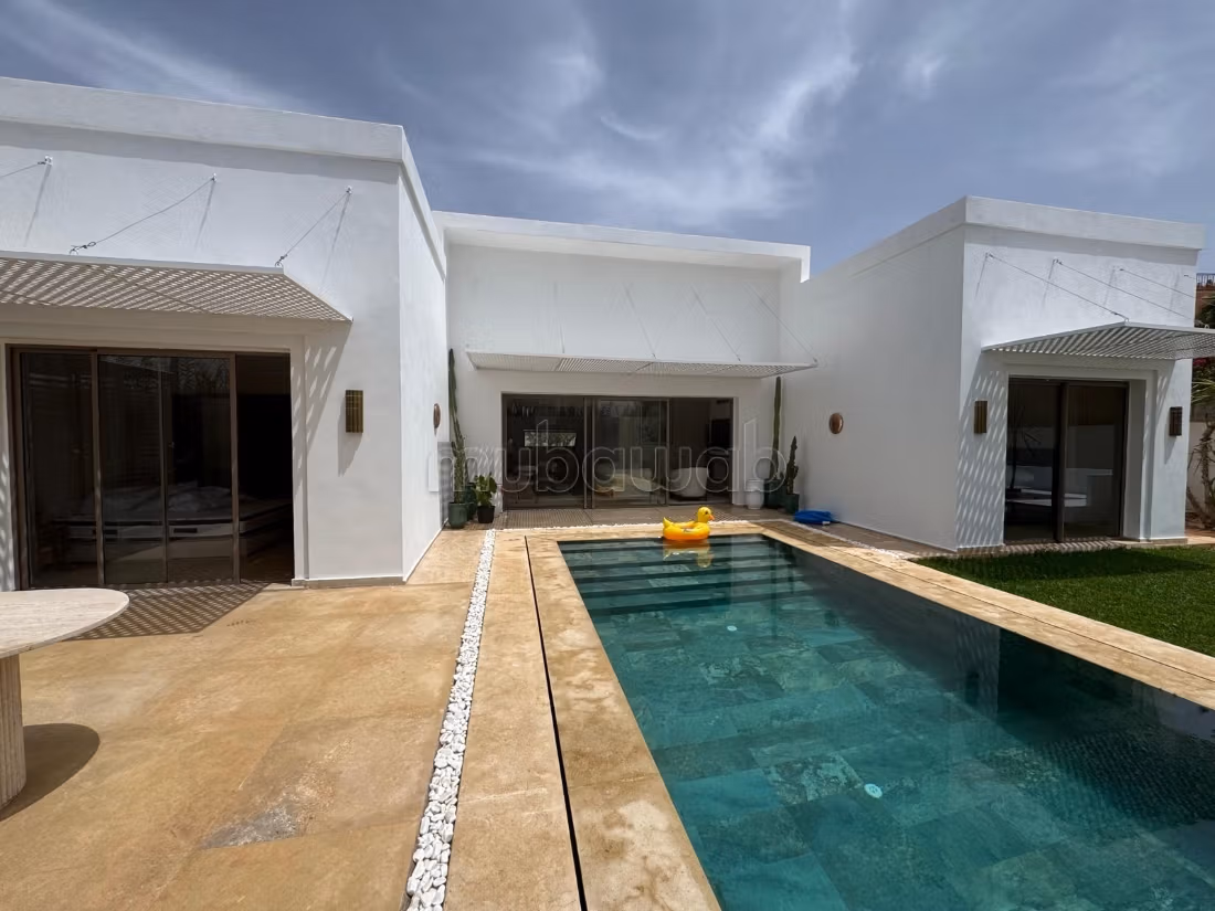Contemporary new single-storey villa