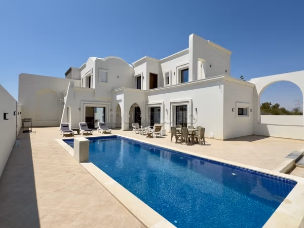 Grande villa con piscina a Midoun